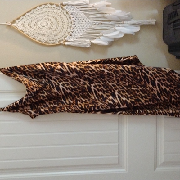 Clothes - Picture 4 of 4